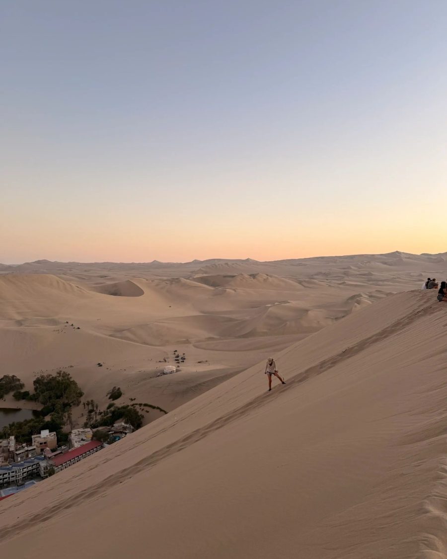 Dunas de Huacachina, no Peru, ao entardecer