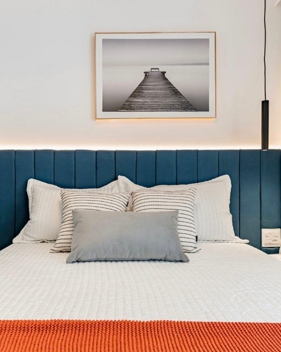 Quarto preparado com enxoval padrão hoteleiro